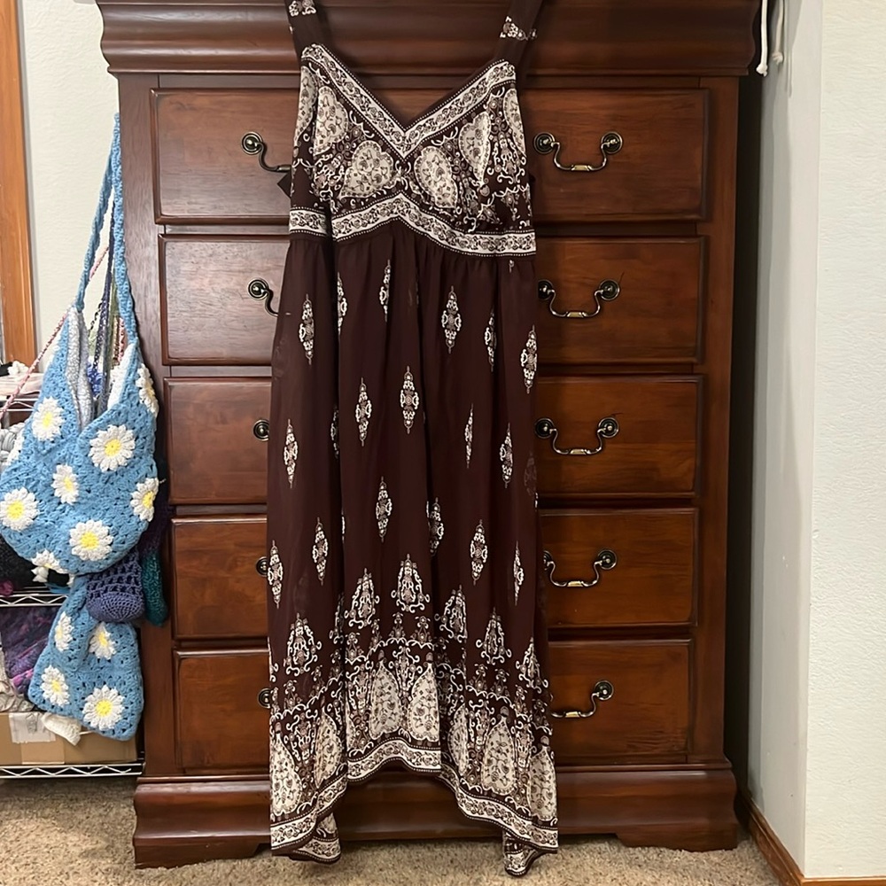 Silhouettes, cottage-core sundress